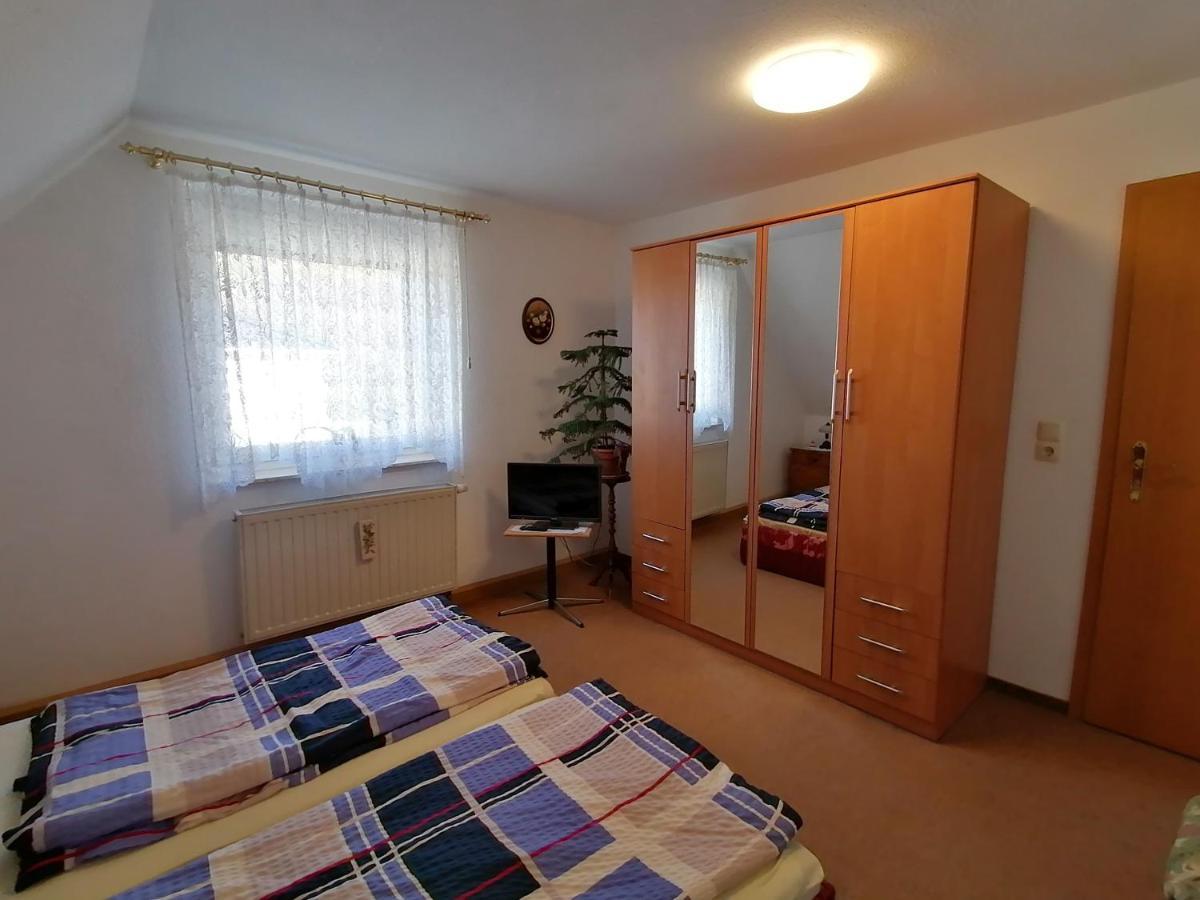 דירות פרייטל Haus Am Waldrand מראה חיצוני תמונה